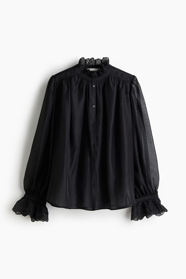 Broderie anglaise-detail blouse