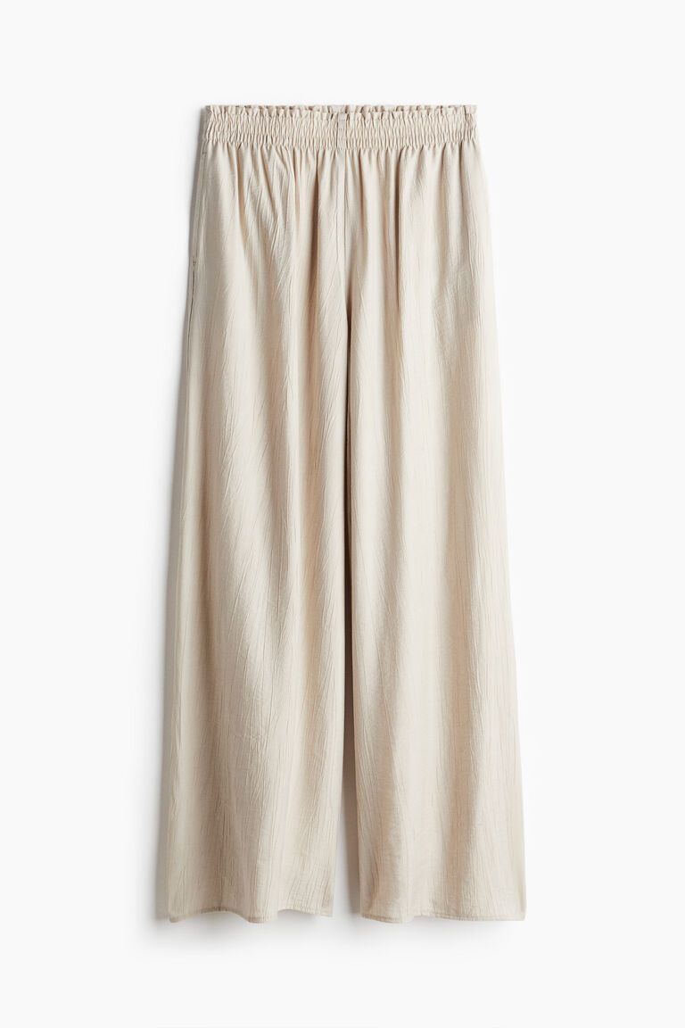 Wide crinkled trousers