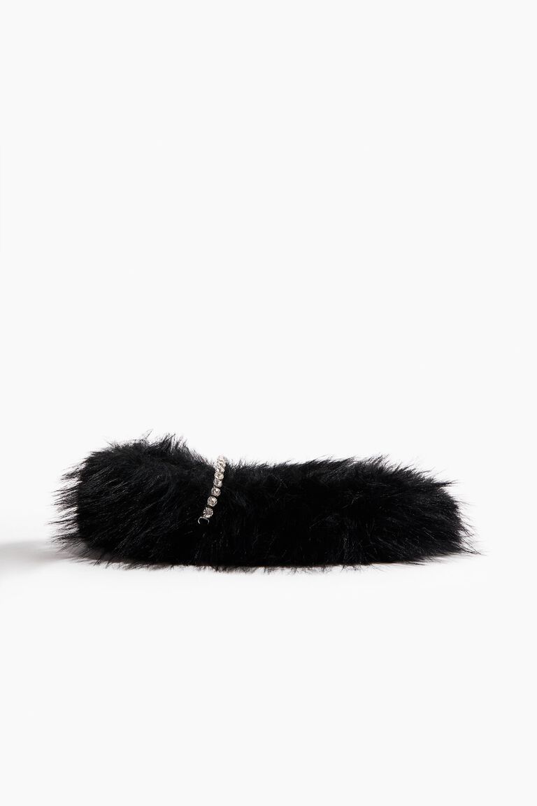 Embellished slippers