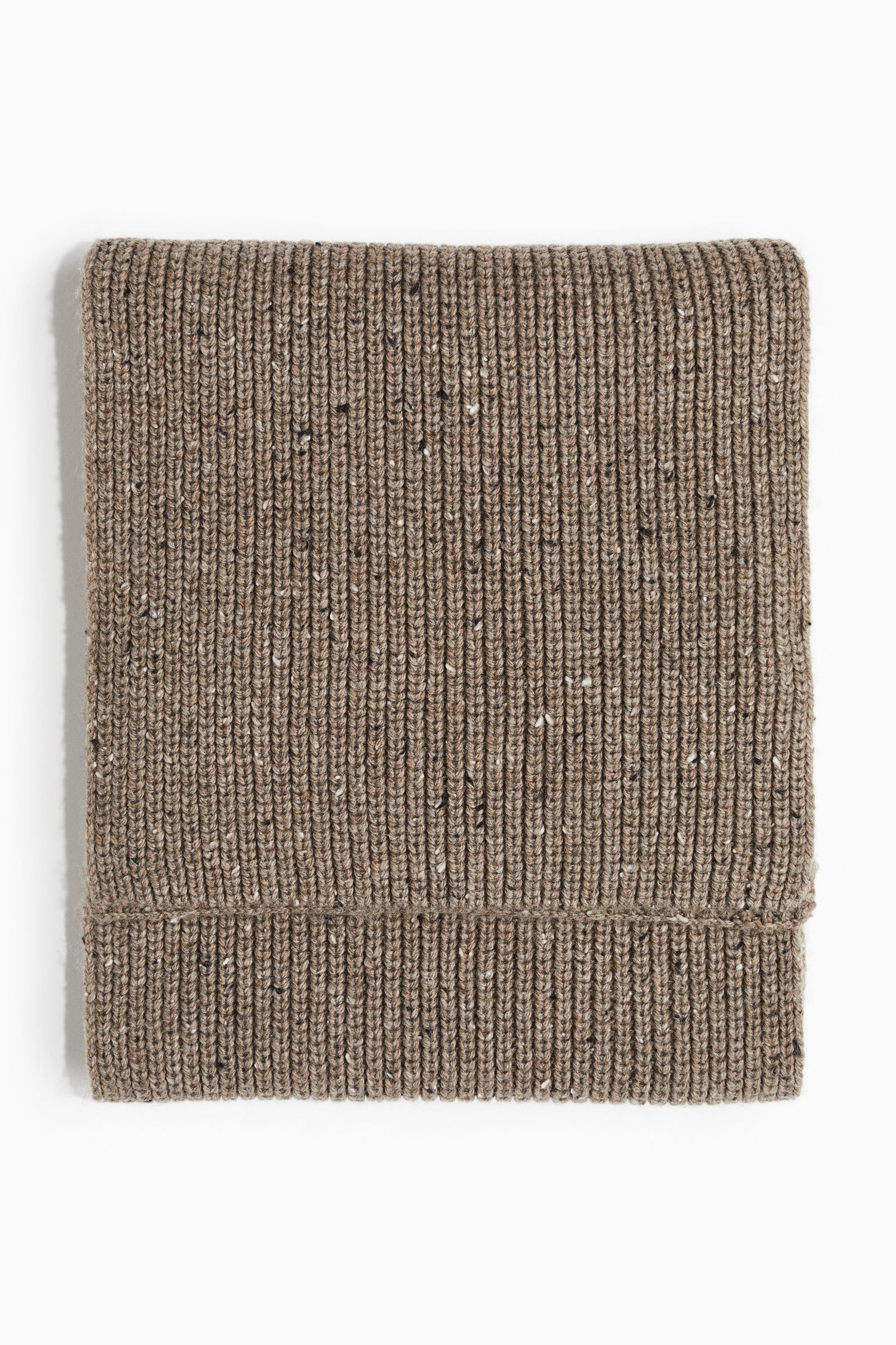 Rib-knit scarf