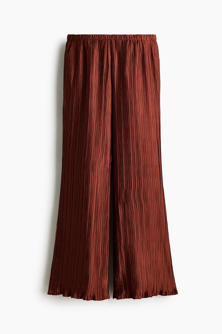 Crinkled trousers