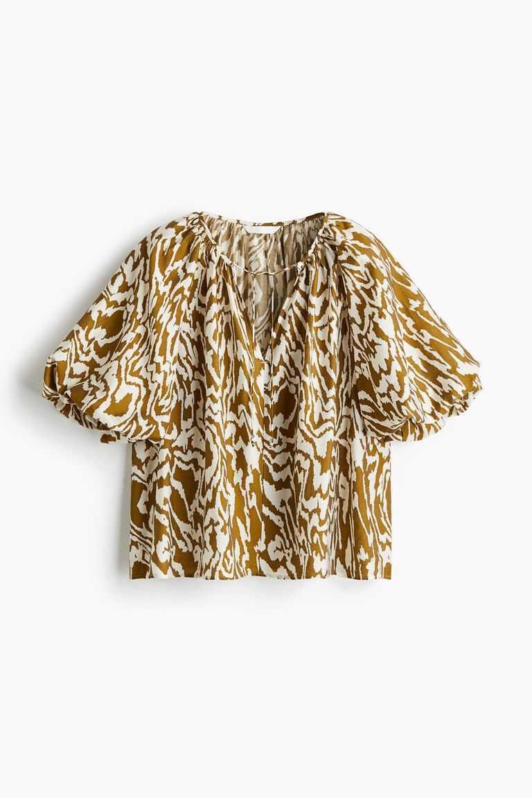 Balloon-sleeved blouse