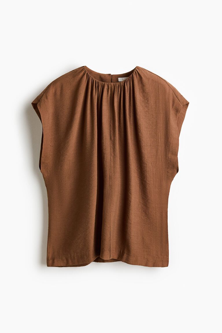 Oversized gathered blouse