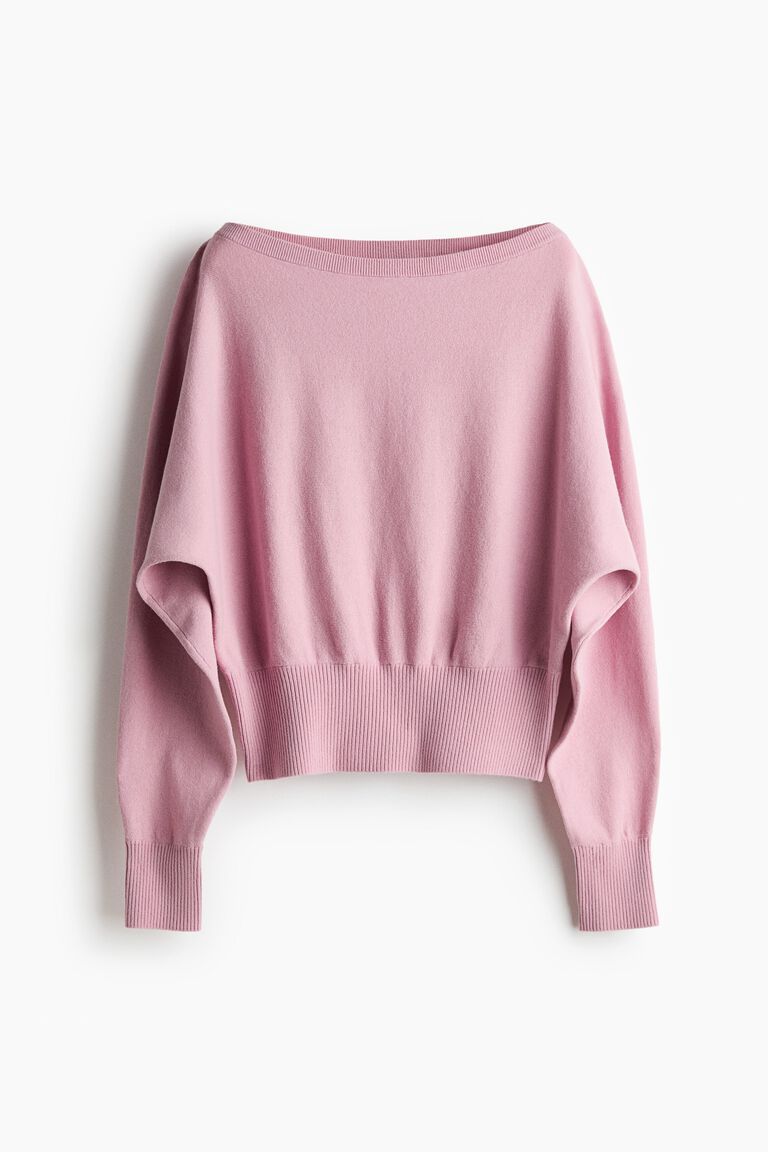 Batwing-sleeved fine-knit jumper