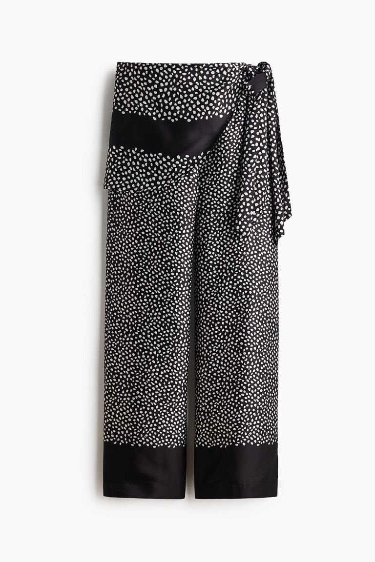 Skirt-layered trousers