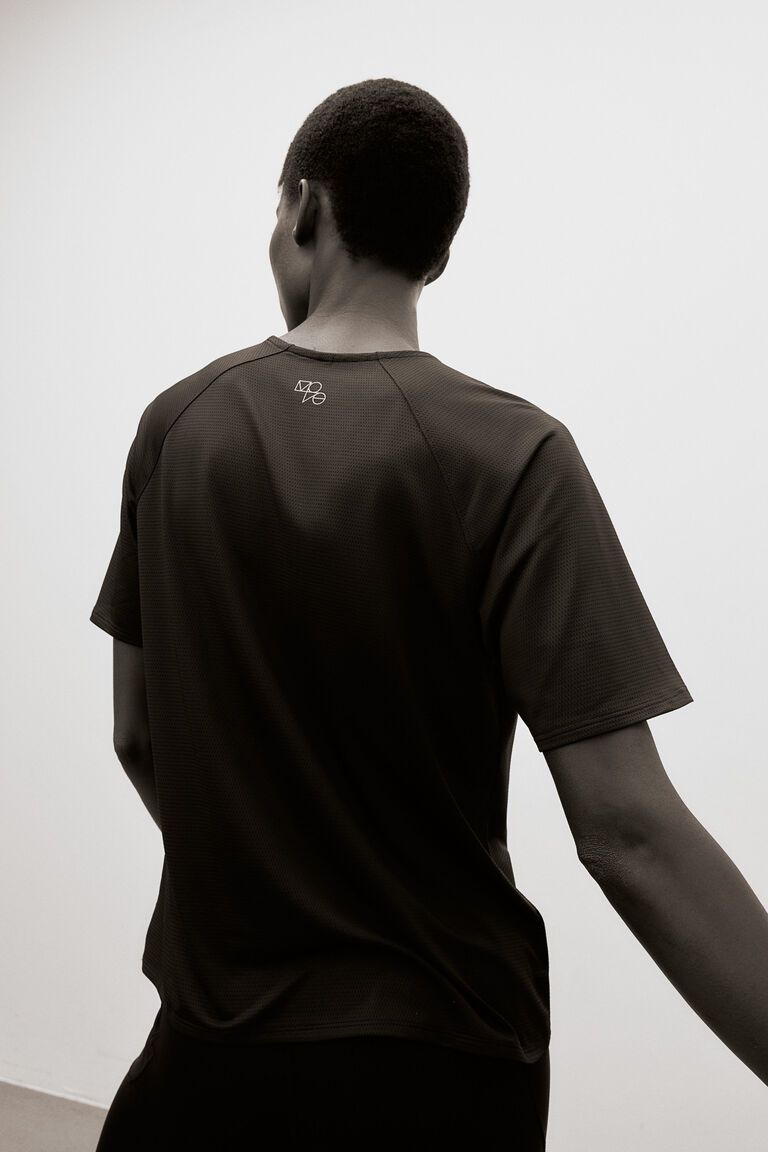 Sports top with DryMove™