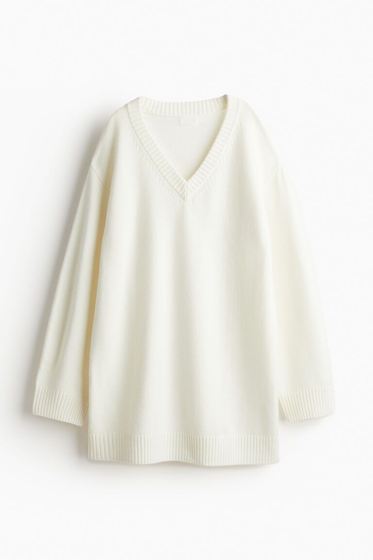 Knitted V-neck dress