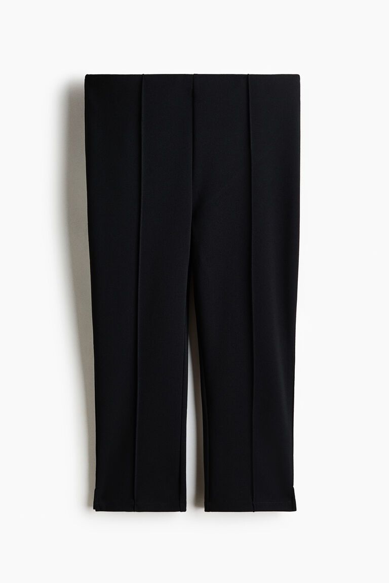 Crease-leg Capri leggings