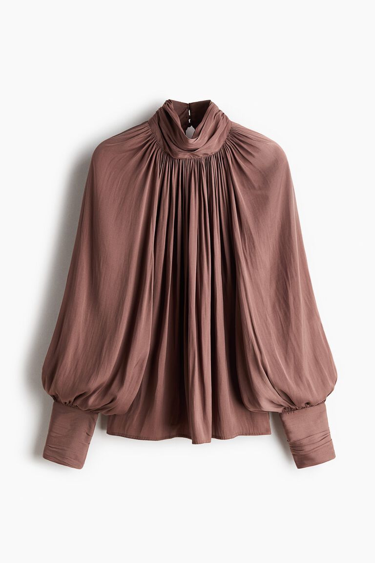 Balloon-sleeved blouse