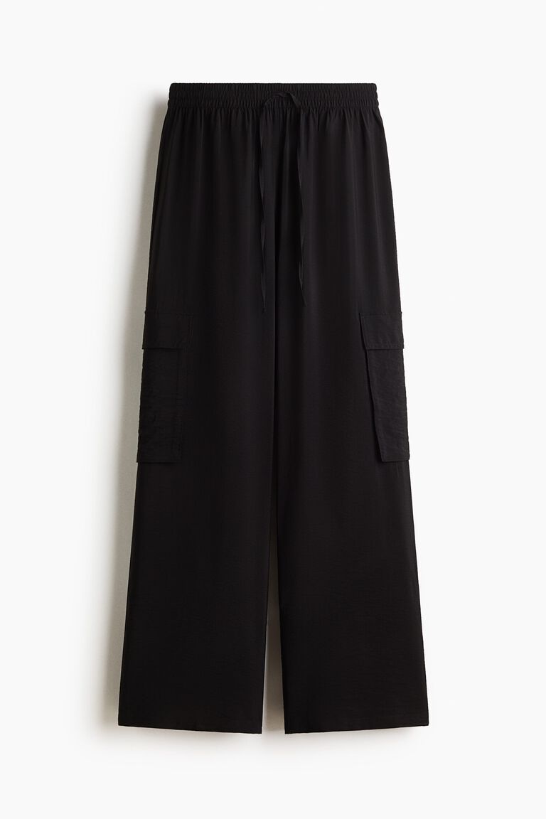 Wide cargo trousers
