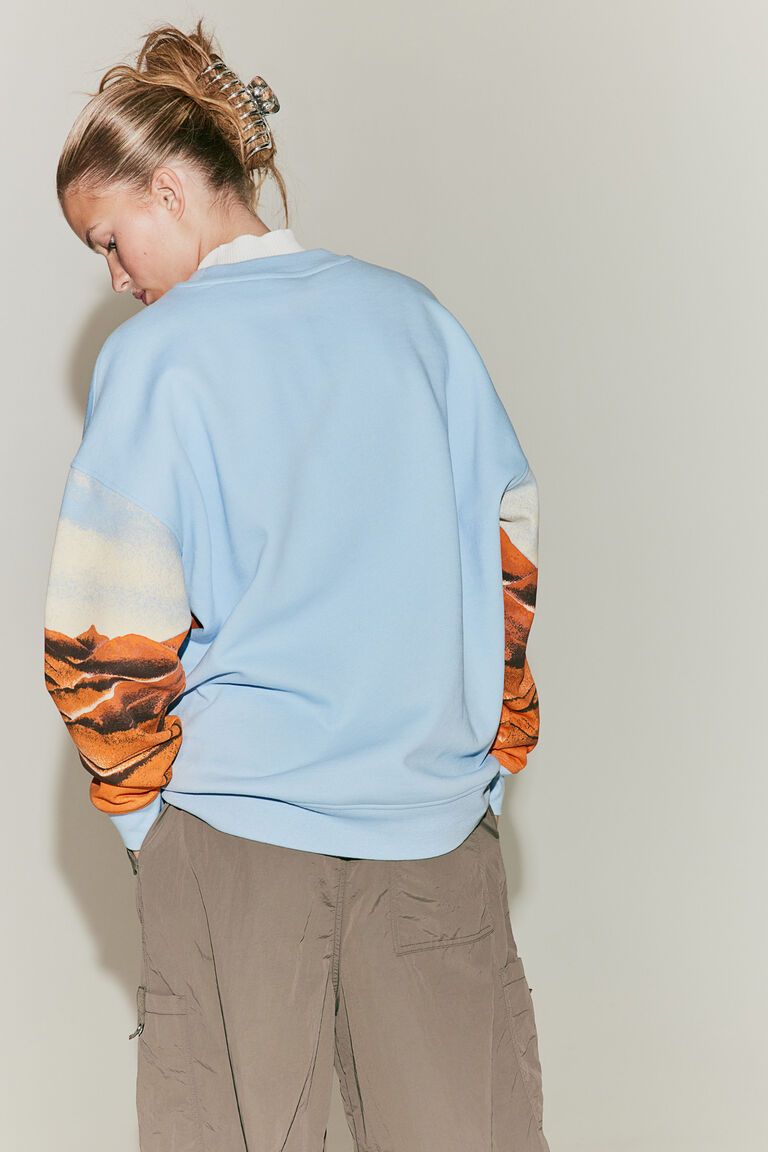 Oversized printed sweatshirt