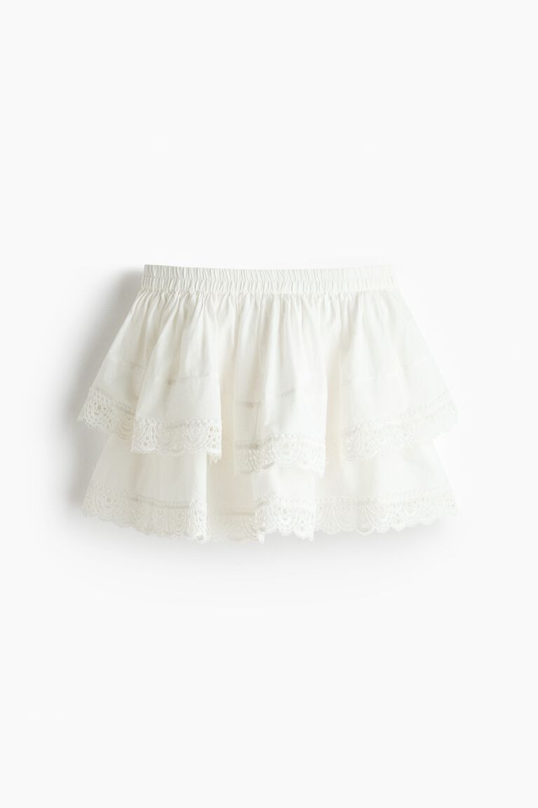 Lace-trimmed tiered skirt