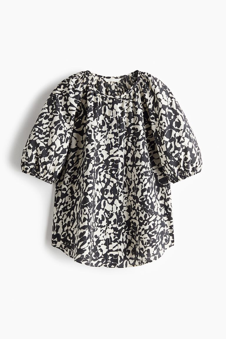 Balloon-sleeved blouse