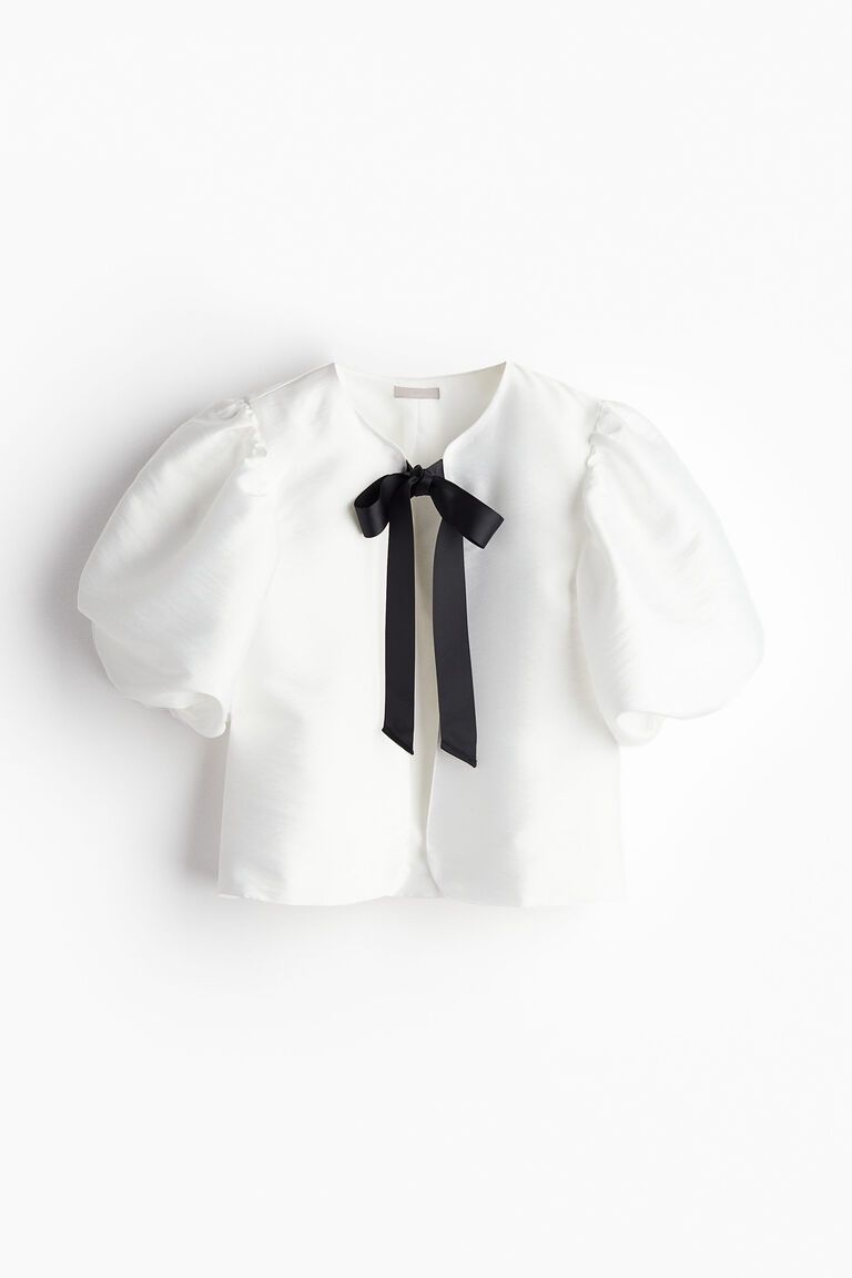 Balloon-sleeved blouse