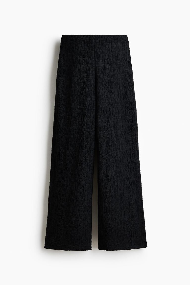 Wide crinkled trousers