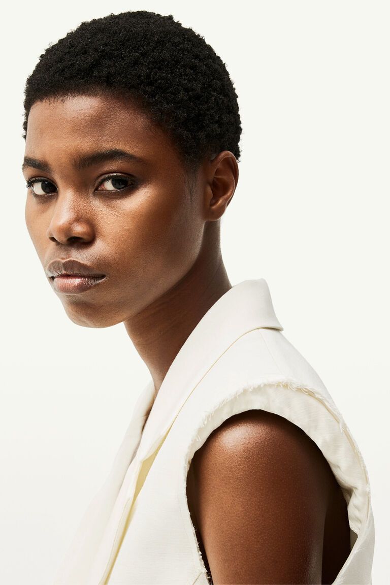 Linen-blend sleeveless blazer
