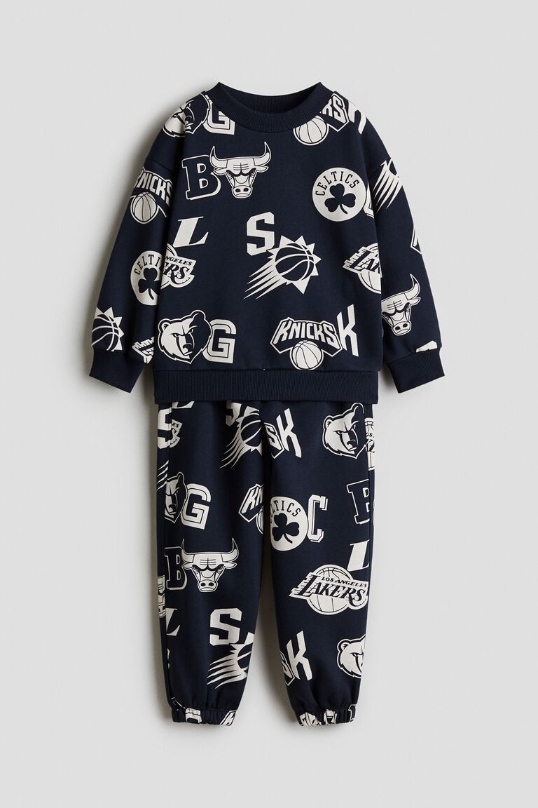2-piece printed sweatshirt and joggers set