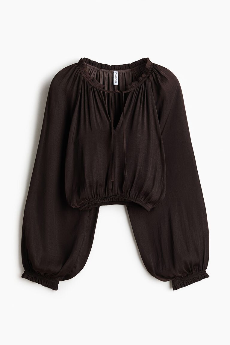 Balloon-sleeved blouse
