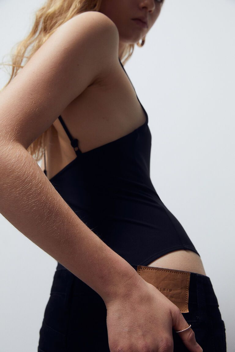 Sleeveless jersey body