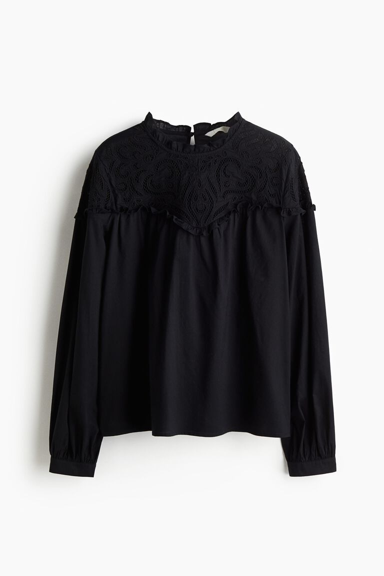 Broderie anglaise-detail blouse