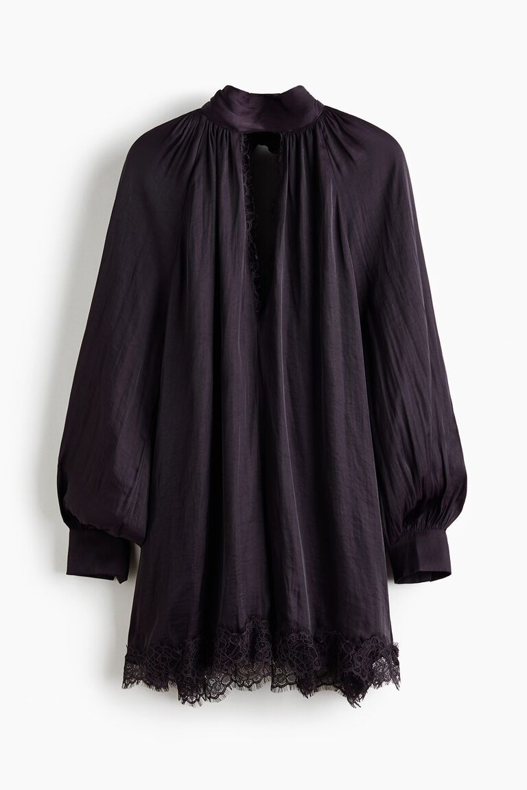 Lace-trimmed balloon-sleeved dress