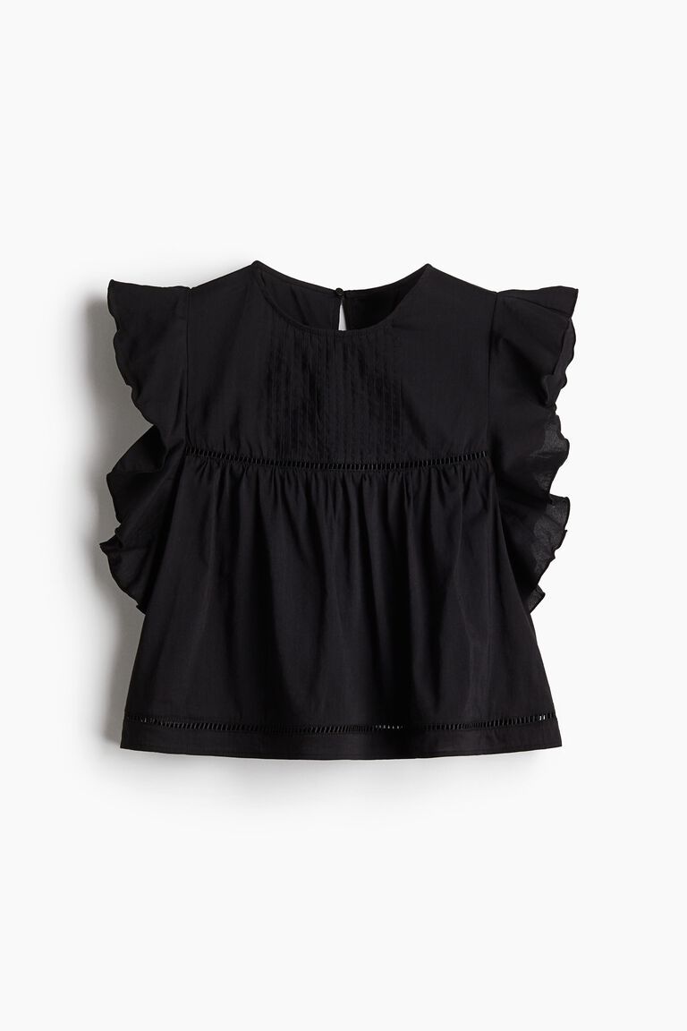 Flutter-sleeved blouse