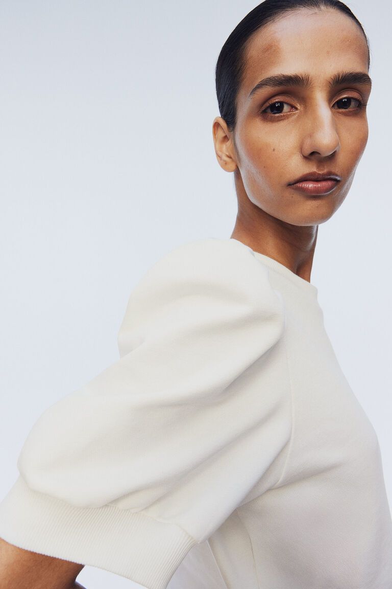Puff-sleeved top