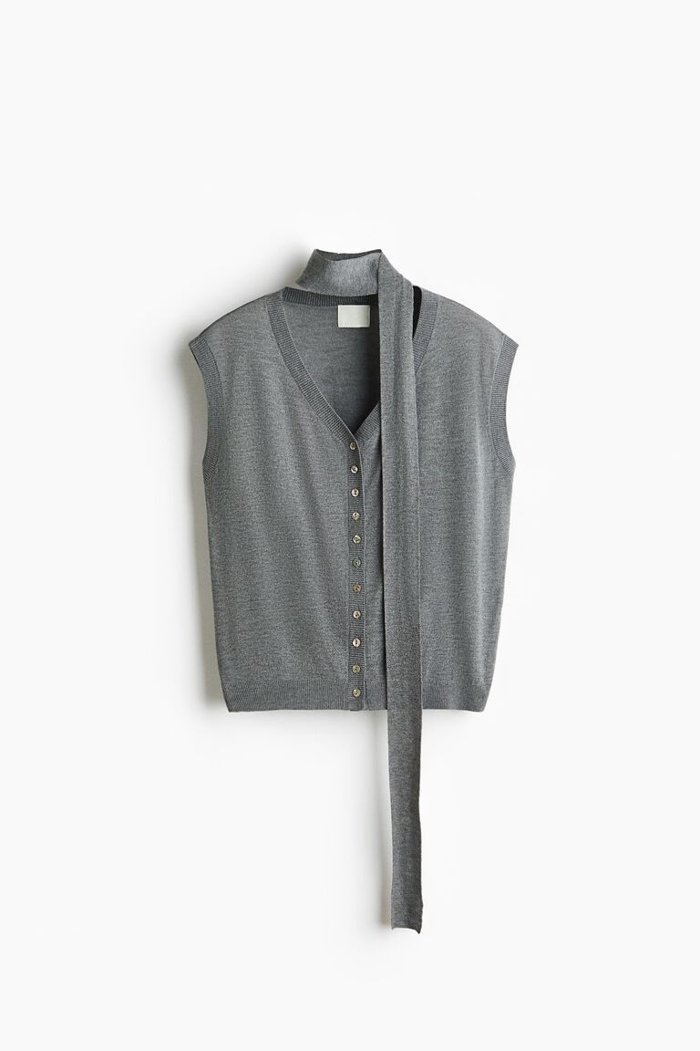 Scarf-collar sweater vest