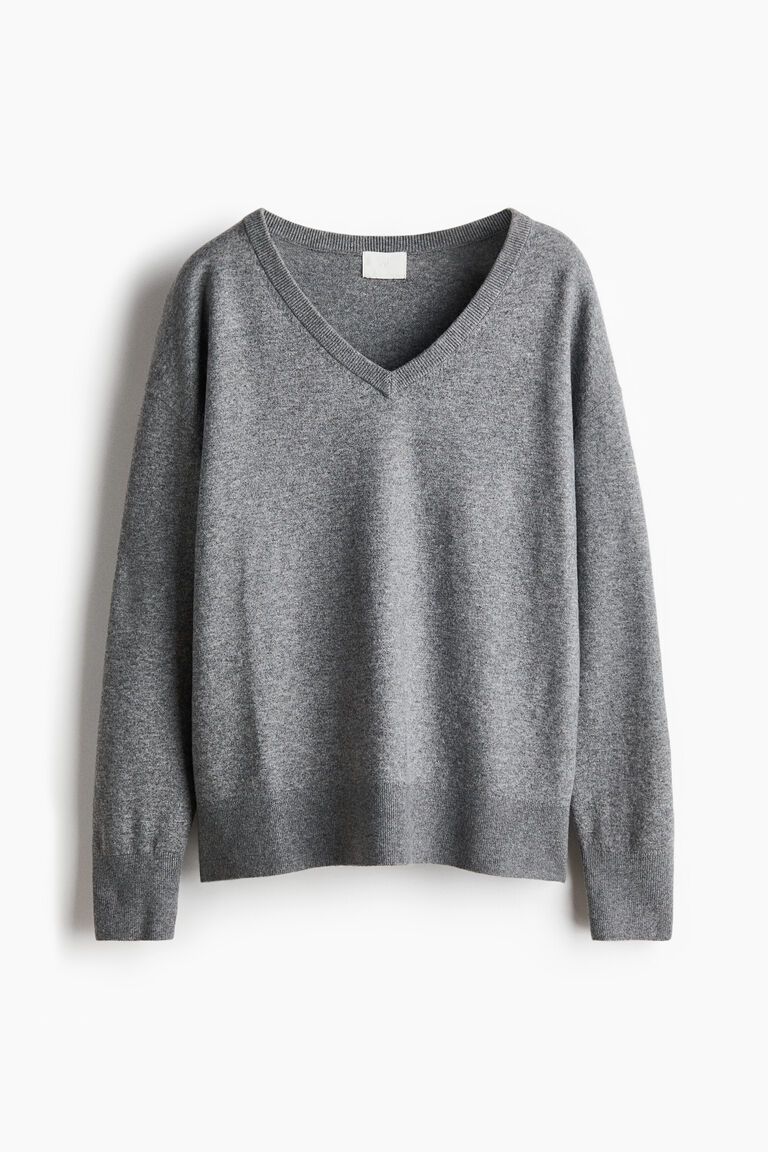 Oversized V-neck jumper