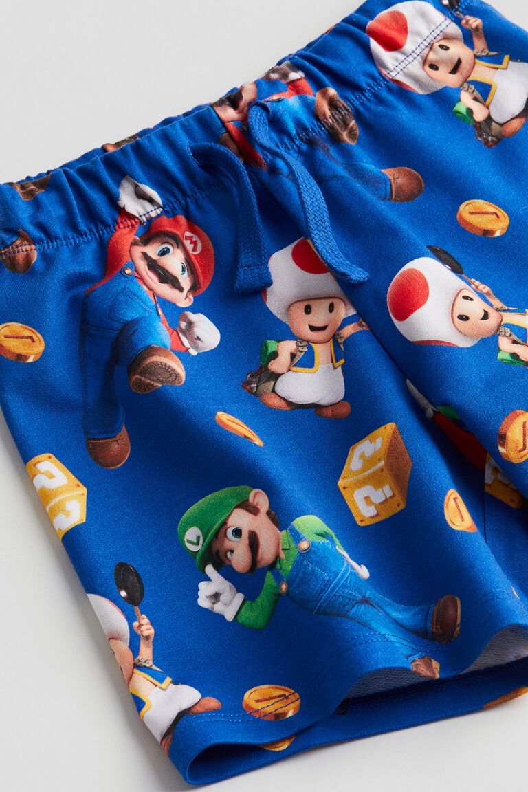 Printed pull-on shorts