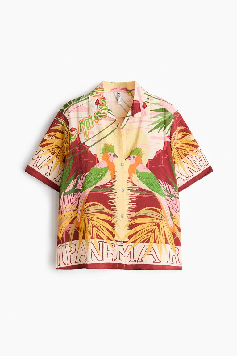 Short-sleeved patterned shirt