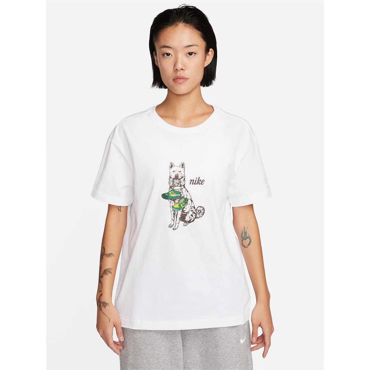 NIKE Sportswear женские футболка