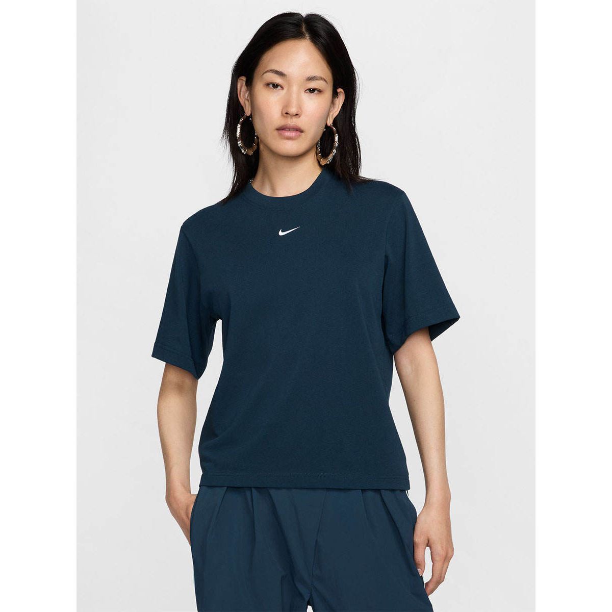 NIKE Sportswear Essential Boxy женские футболка