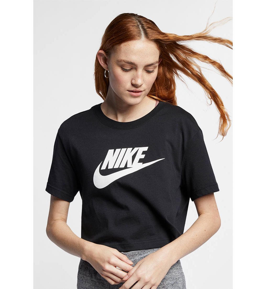 Sportswear Essential женская футболка